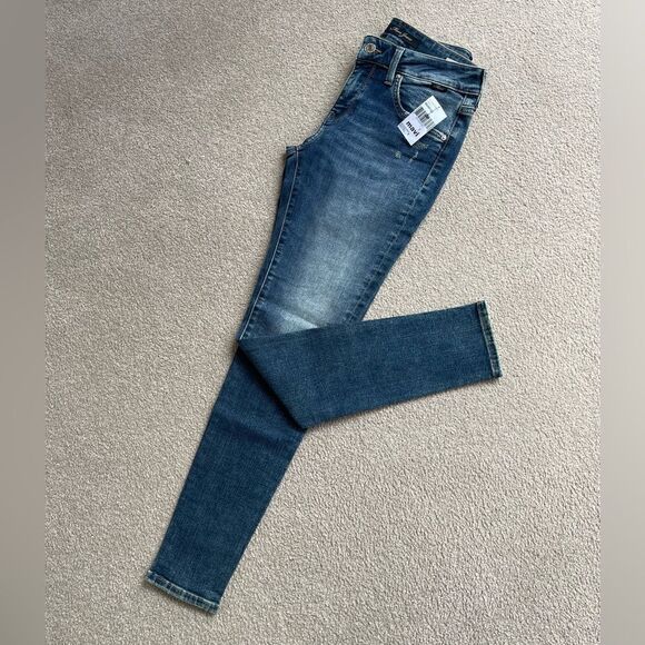 NWT MAVI Jeans Adriana Mid Rise Super Skinny Size 26/2 - Picture 1 of 8